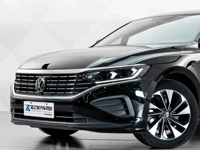 Volkswagen Passat — Фото автомобиля 3