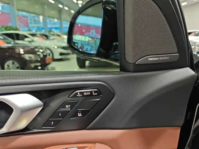 BMW X7 — Фото автомобиля 14