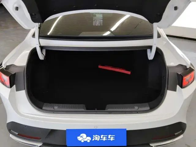 Changan Eado — Фото автомобиля 4