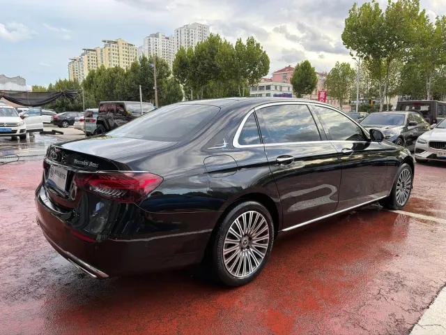 Mercedes-Benz E-Class — Фото автомобиля 6