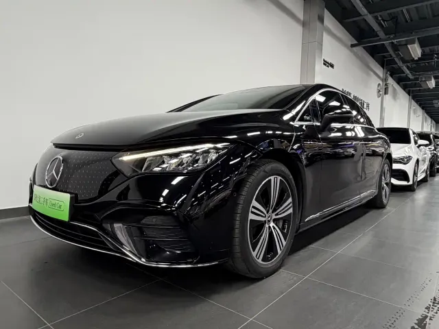 Фотография автомобиля — Mercedes-Benz EQE