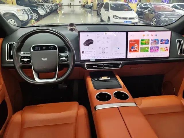 Li Auto L8 — Фото автомобиля 9
