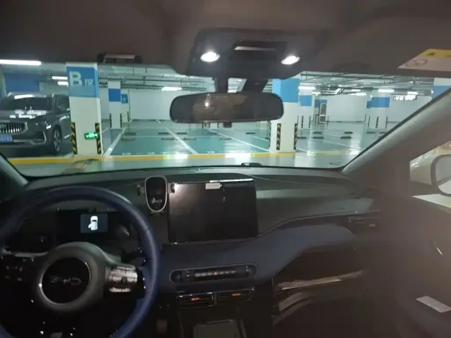 BYD Seagull 2024 Glory Edition 305km Freedom Edition — Фото автомобиля 14
