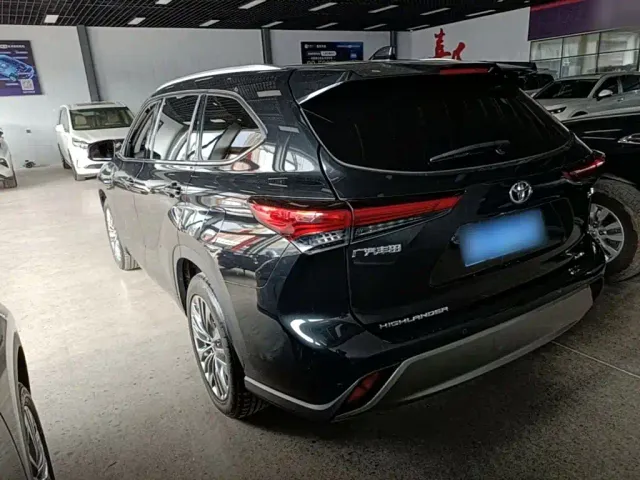 Toyota Highlander — Фото автомобиля 4