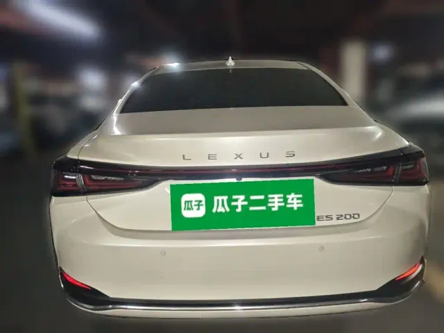 Lexus ES — Фото автомобиля 5