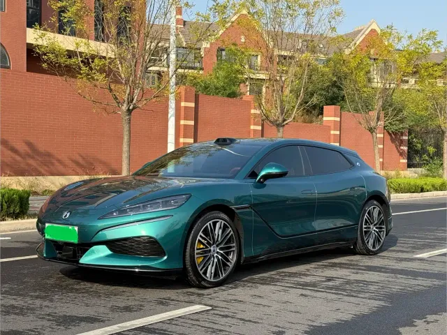 Фотография автомобиля — Denza Z9GT