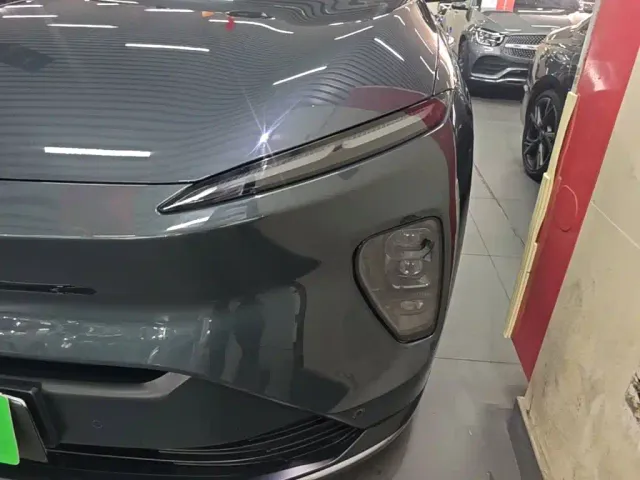 Nio ES8 — Фото автомобиля 18