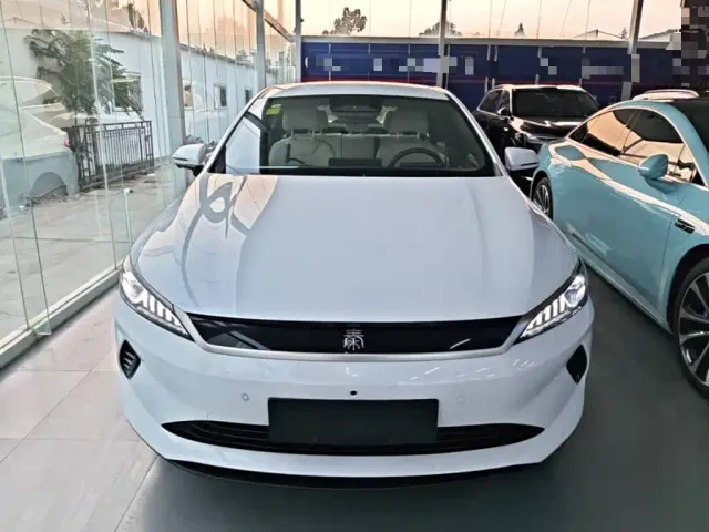 BYD Qin PLUS — Фото автомобиля 2