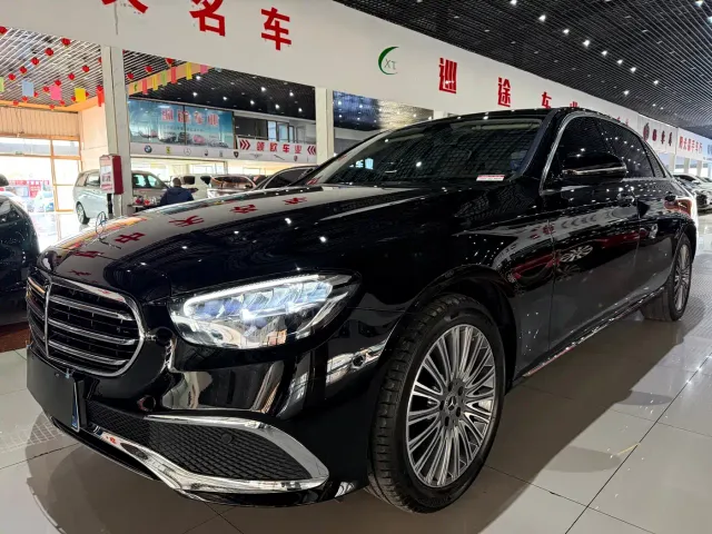 Фотография автомобиля — Mercedes-Benz E-Class