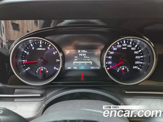 Kia Carnival Generation 4 — Фото автомобиля 8