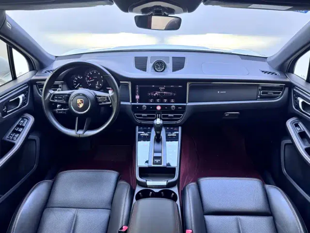 Porsche Macan — Фото автомобиля 10