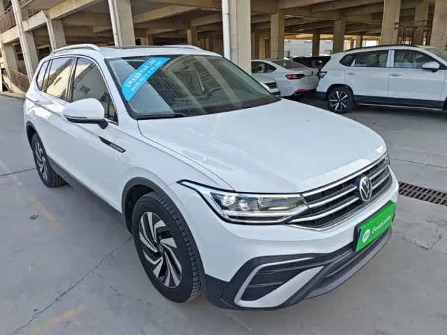 Volkswagen Tiguan L — Фото автомобиля 3