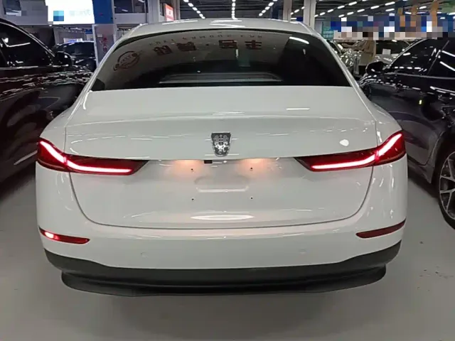 Roewe D7 — Фото автомобиля 5