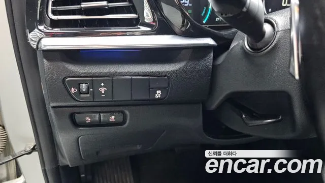 Kia Niro — Фото автомобиля 28