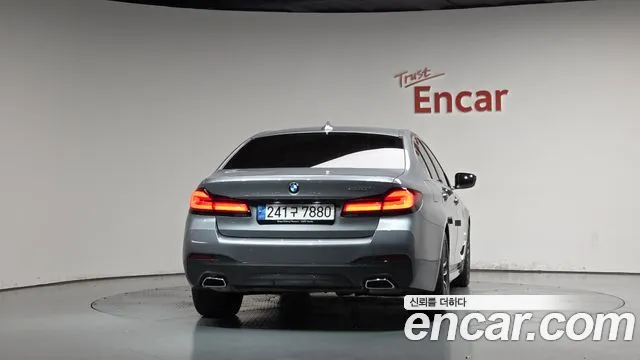 BMW 5 Series G30 — Фото автомобиля 3