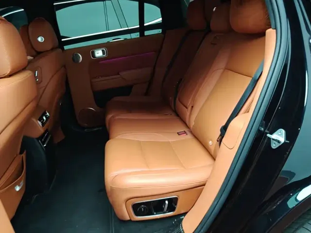 Li Auto L7 — Фото автомобиля 16