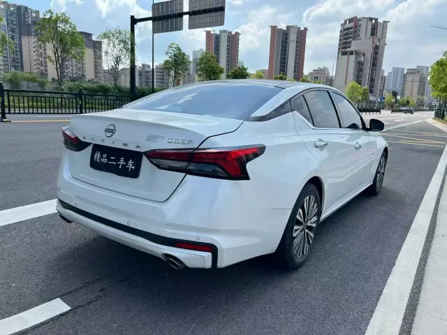 Nissan Teana — Фото автомобиля 6