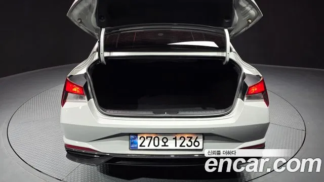 Hyundai AVANTE Avante (CN7) — Фото автомобиля 20
