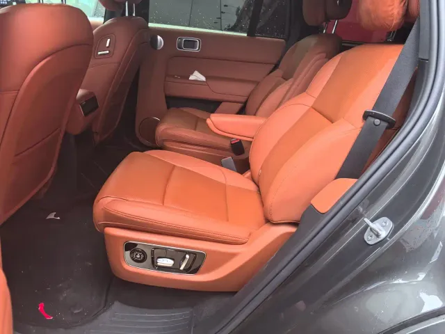Li Auto L8 — Фото автомобиля 7