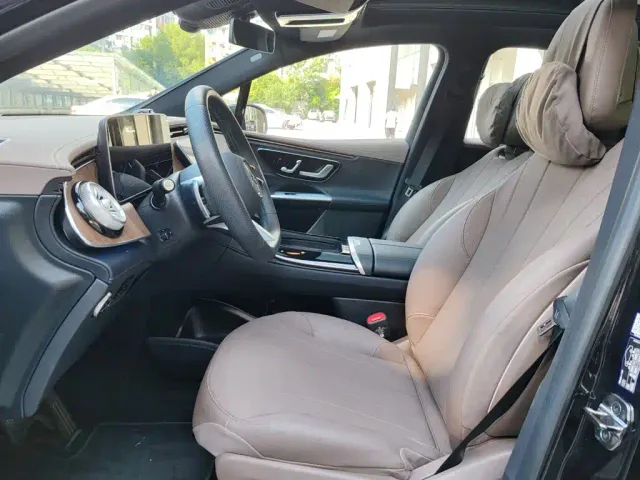 Mercedes-Benz EQE SUV — Фото автомобиля 9