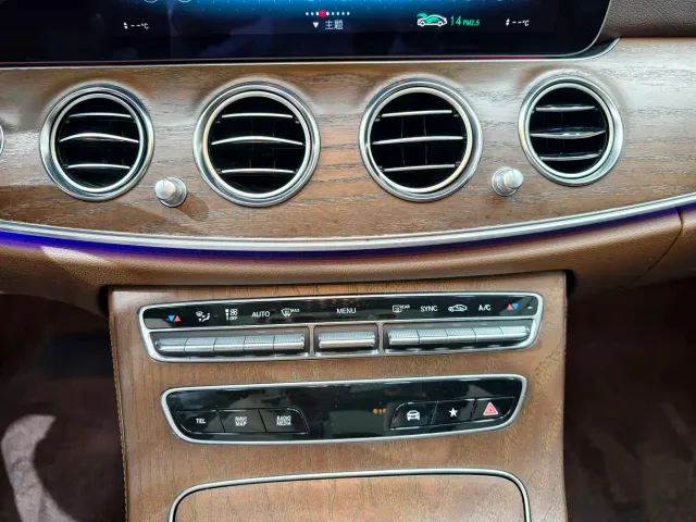 Mercedes-Benz E-Class — Фото автомобиля 25