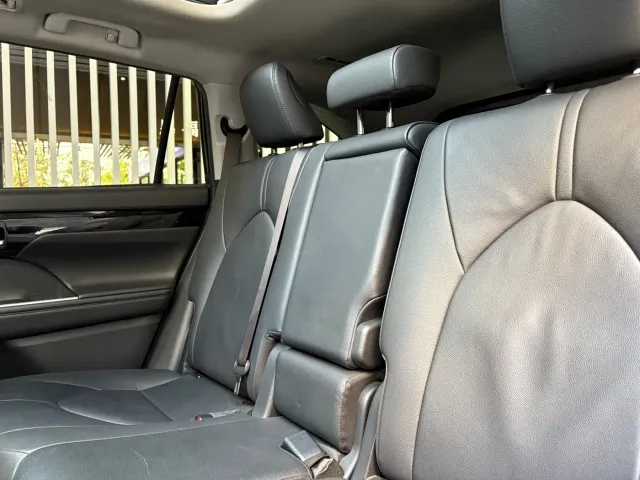 Toyota Highlander — Фото автомобиля 12
