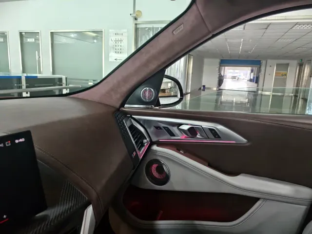 BMW XM — Фото автомобиля 12