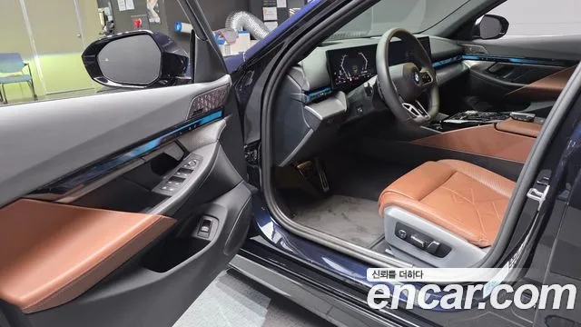 BMW 5-Series 5 серия (G60) 530i xDrive M Sport Pro Special Edition — Фото автомобиля 10