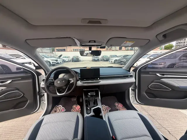 Geely Emgrand — Фото автомобиля 7