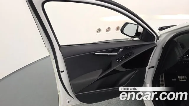 Kia Niro The All New — Фото автомобиля 13