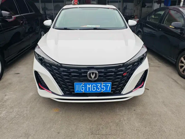 Changan Eado — Фото автомобиля 2