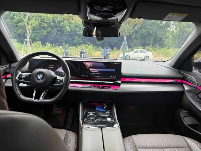 BMW 5 Series — Фото автомобиля 6