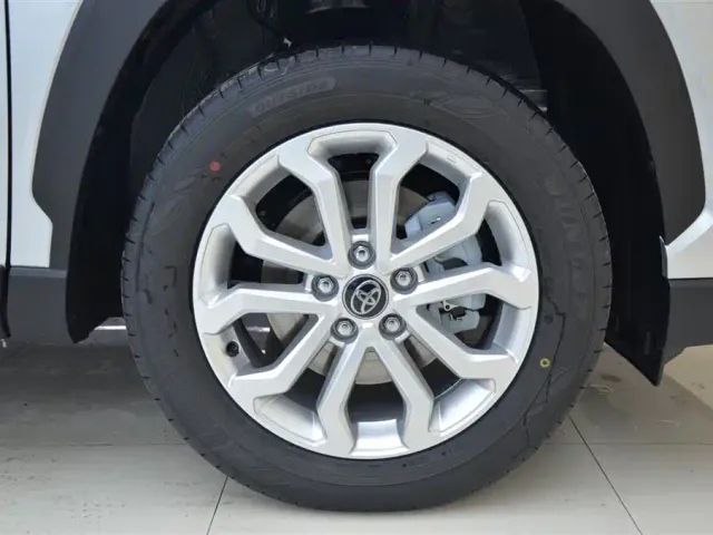 Toyota Frontlander — Фото автомобиля 14