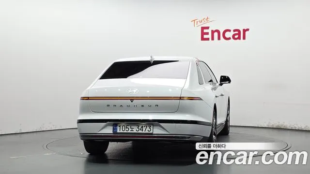 Hyundai Grandeur Grandeur (GN7) 2.5 Бензин 2WD — Фото автомобиля 4