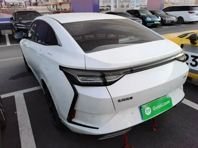 Dongfeng Yixuan — Фото автомобиля 4