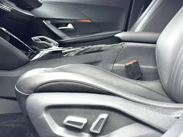 Peugeot 2008 — Фото автомобиля 4