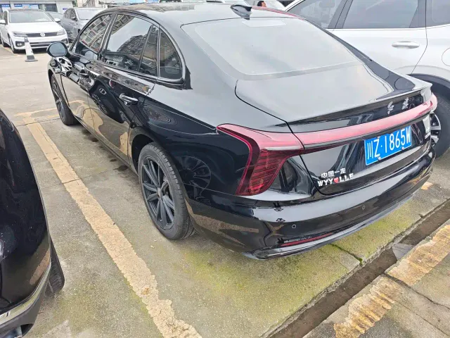Hongqi H5 — Фото автомобиля 14