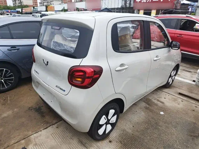 Wuling Hongguang Mini EV — Фото автомобиля 6