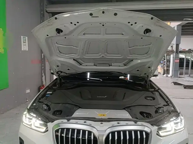 BMW iX3 — Фото автомобиля 19