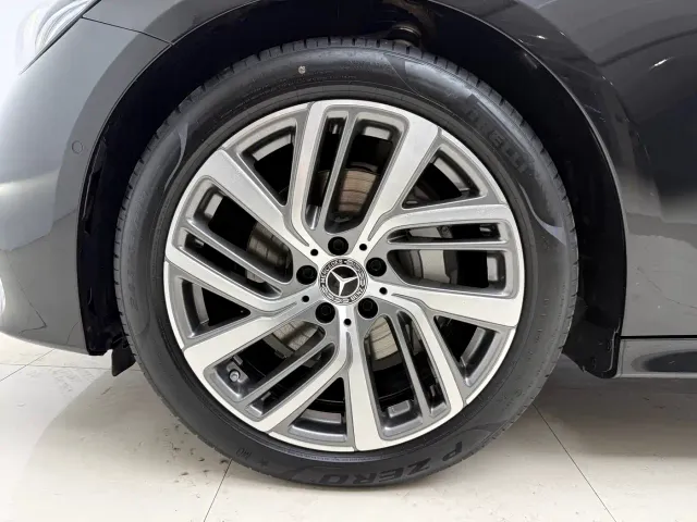 Mercedes-Benz E-Class — Фото автомобиля 24