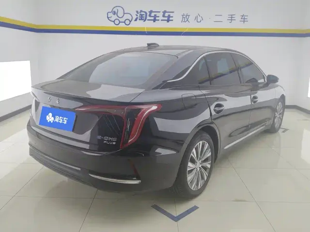 Hongqi E-QM5 — Фото автомобиля 3