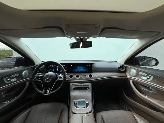 Mercedes-Benz E-Class — Фото автомобиля 10