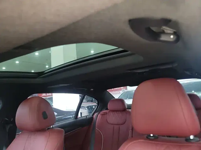 BMW 5 Series — Фото автомобиля 17