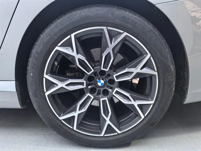 BMW 7 Series — Фото автомобиля 18