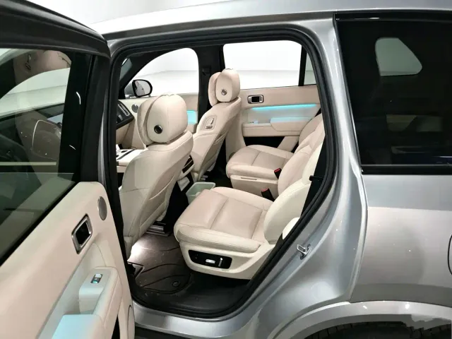Li Auto L8 — Фото автомобиля 5