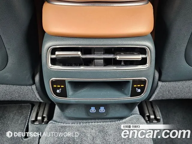 Genesis GV70 — Фото автомобиля 16