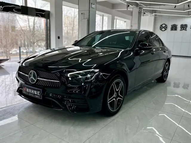 Фотография автомобиля — Mercedes-Benz E-Class