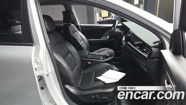 Kia Niro Niro Plus Light (Такси) — Фото автомобиля 11