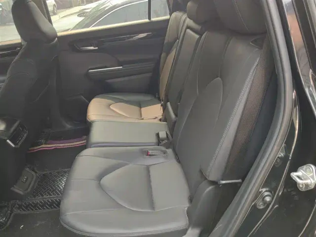 Toyota Highlander — Фото автомобиля 15