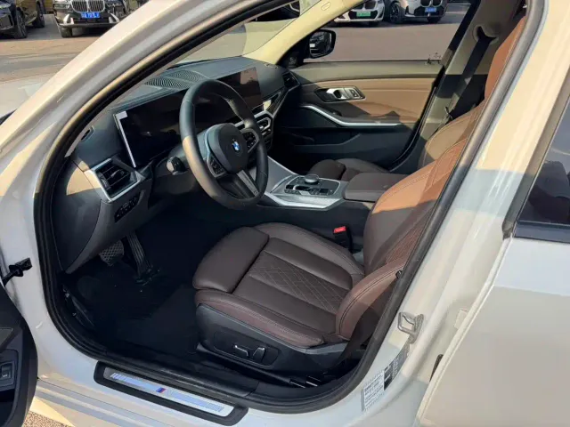 BMW 3 Series — Фото автомобиля 11